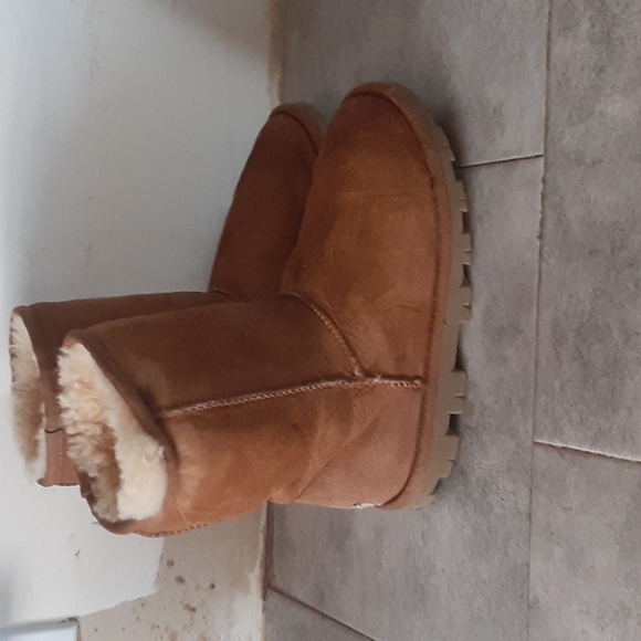 UGG  boots  size  5 women - Picture 3 of 5
